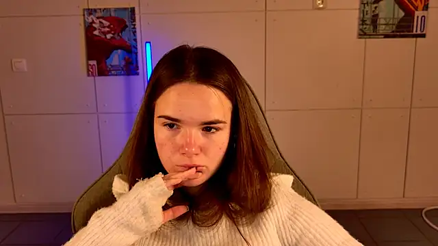 May Bloom online show from October 2025 05:19:02 AM