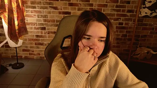 May Bloom online show from December 2025 05:08:01 AM