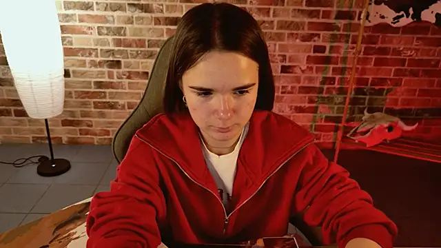 May Bloom online show from November 2025 05:34:02 AM