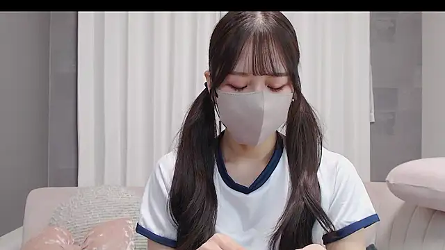 Snapshot of LOVE_MIREI_LOVE chatting on November 2025 11:25:02 AM LOVE MIREI LOVE online show from November 2025 11:25:02 AM