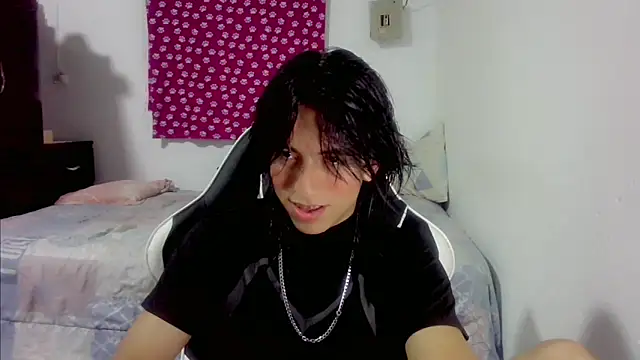 LouisOwOoo online show from October 2025 11:46:02 AM
