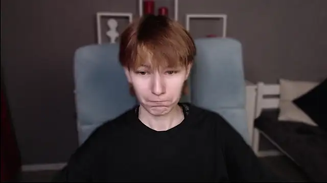 guitarandangell online show from March 2026 11:49:01 AM