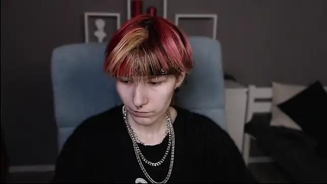 guitarandangell online show from March 2026 01:01:01 PM