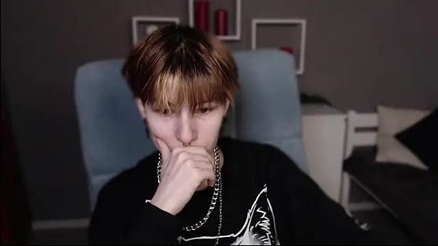 guitarandangell online show from March 2026 01:52:02 PM