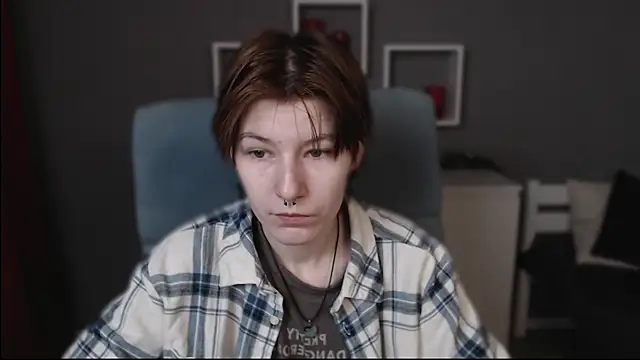 guitarandangell online show from November 2025 07:52:01 AM