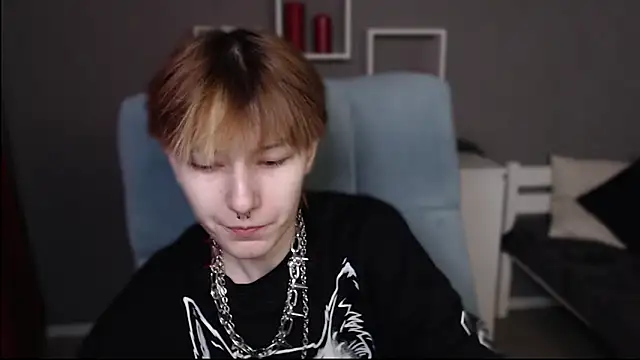 guitarandangell online show from February 2026 06:46:01 AM