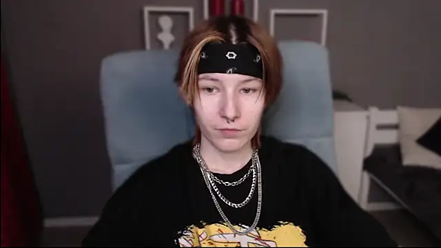 guitarandangell online show from February 2026 10:34:02 AM