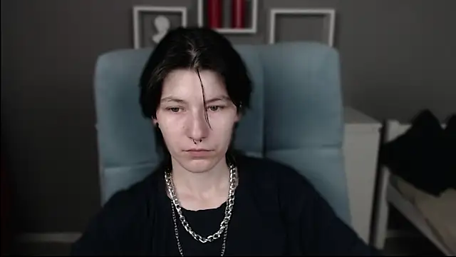 Snapshot of guitarandangell chatting on July 2026 10:44:02 AM guitarandangell online show from July 2026 10:44:02 AM