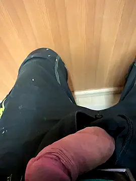 Snapshot of Ing-O2 chatting on November 2025 11:58:01 AM Ing-O2 online show from November 2025 11:58:01 AM