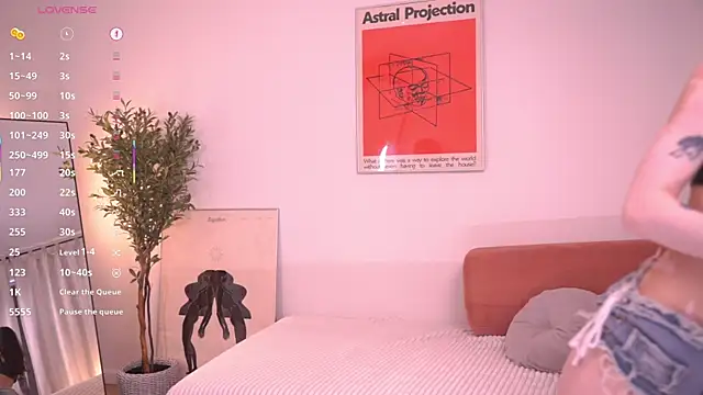Pheromoon online show from May 2026 06:08:01 AM