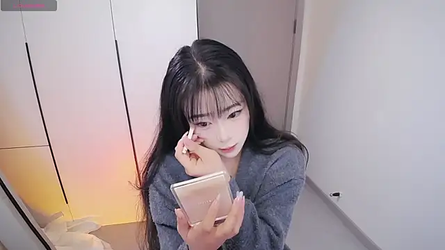 Snapshot of Kinadolly chatting on November 2025 01:00:02 PM Kinadolly online show from November 2025 01:00:02 PM