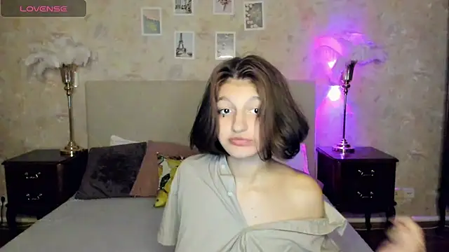 A Skyy online show from November 2025 08:24:02 PM