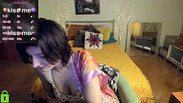 A Skyy online show from March 2026 12:49:01 AM