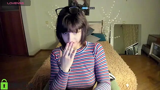 A Skyy online show from April 2026 08:43:01 PM