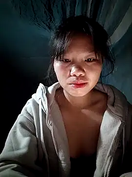 Snapshot of linh-miu99 chatting on December 2025 05:51:01 PM linh-miu99 online show from December 2025 05:51:01 PM