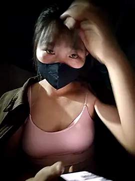 Snapshot of linh-miu99 chatting on November 2025 05:17:02 PM linh-miu99 online show from November 2025 05:17:02 PM