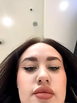 KiraSunshine online show from October 2025 04:01:01 AM