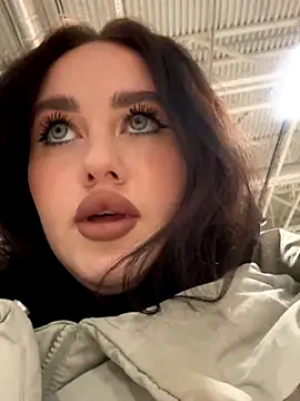 KiraSunshine online show from November 2025 04:05:01 AM