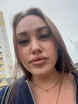 Snapshot of KiraSunshine chatting on June 2026 03:25:02 AM KiraSunshine online show from June 2026 03:25:02 AM