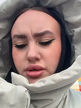 KiraSunshine online show from November 2025 03:33:02 AM