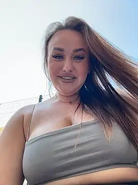 Snapshot of KiraSunshine chatting on June 2026 02:57:02 AM KiraSunshine online show from June 2026 02:57:02 AM