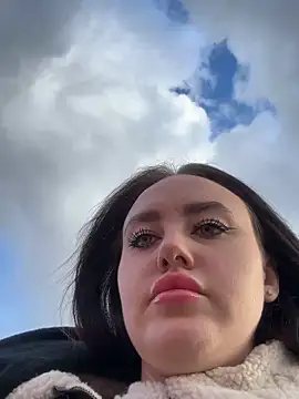 KiraSunshine online show from November 2025 03:33:02 AM