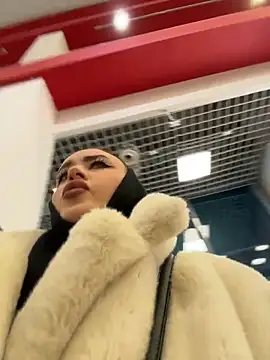 KiraSunshine online show from December 2025 04:33:01 AM