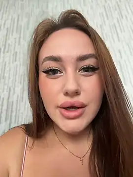 Snapshot of KiraSunshine chatting on July 2026 03:18:02 AM KiraSunshine online show from July 2026 03:18:02 AM