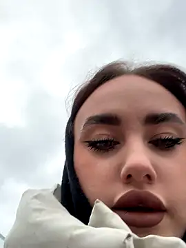 KiraSunshine online show from November 2025 03:22:01 AM