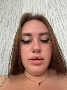 Snapshot of KiraSunshine chatting on June 2026 03:17:02 AM KiraSunshine online show from June 2026 03:17:02 AM