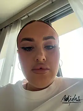 KiraSunshine online show from February 2026 04:32:01 AM