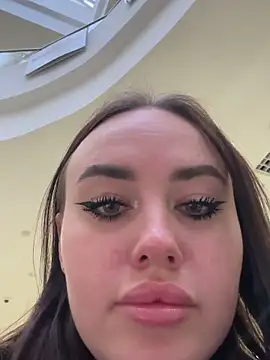 KiraSunshine online show from December 2025 04:34:02 AM