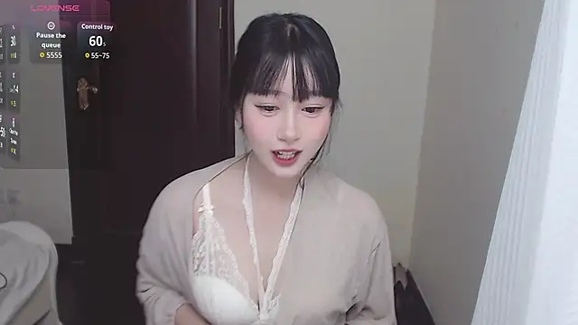 Xiaowen-wen online show from October 2025 12:07:01 PM