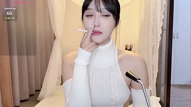 Snapshot of Xiaowen-wen chatting on December 2025 01:28:02 PM Xiaowen-wen online show from December 2025 01:28:02 PM