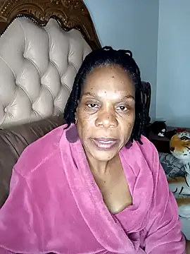 Hotcougar online show from November 2025 07:52:02 PM