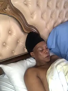 Hotcougar online show from November 2025 06:23:02 AM