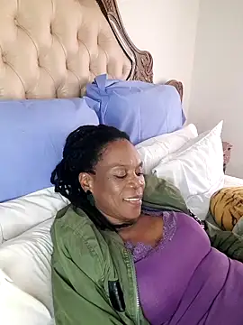 Hotcougar online show from December 2025 12:59:02 PM