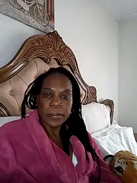 Hotcougar online show from November 2025 10:43:01 AM