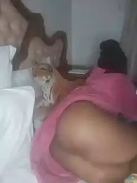 Hotcougar online show from November 2025 08:13:02 PM