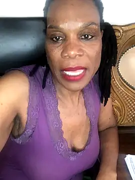 Hotcougar online show from November 2025 11:53:02 AM