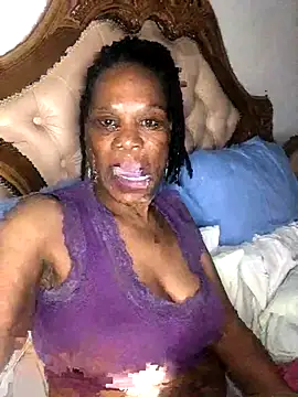 Hotcougar online show from November 2025 05:45:02 PM