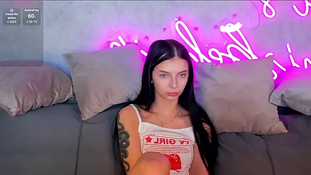 Eva Mayers online show from November 2025 12:47:01 AM