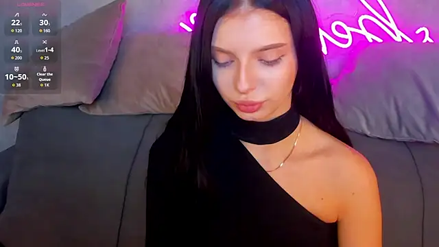 Eva Mayers online show from November 2025 12:47:01 AM