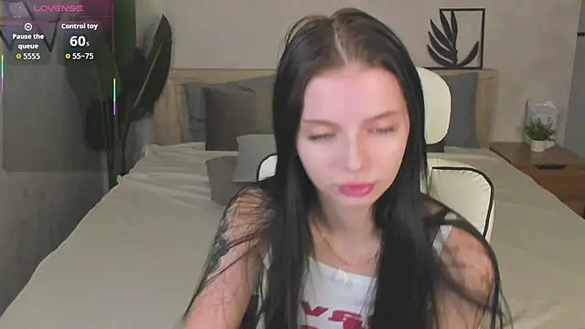 Eva Mayers online show from November 2025 11:05:01 PM