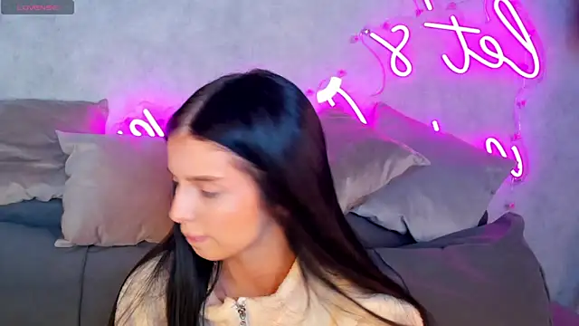 Eva Mayers online show from November 2025 01:11:02 AM