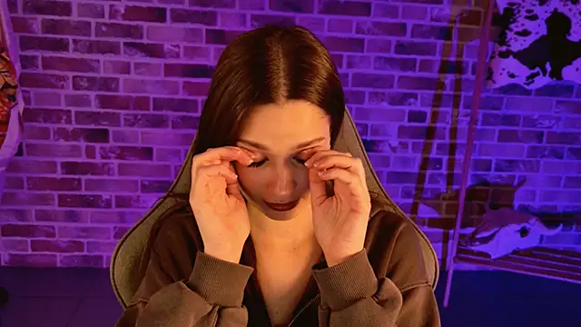 Snapshot of KiraVair chatting on November 2025 01:21:02 PM KiraVair online show from November 2025 01:21:02 PM