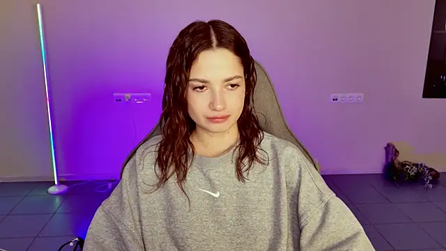 KiraVair online show from February 2026 12:59:01 PM