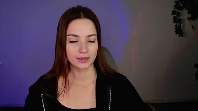 Snapshot of KiraVair chatting on November 2025 01:26:01 PM KiraVair online show from November 2025 01:26:01 PM