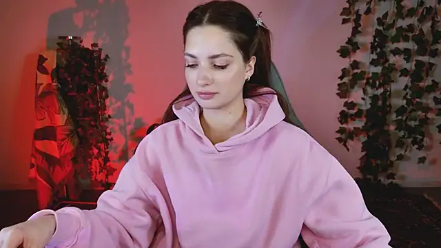 KiraVair online show from March 2026 12:33:02 PM