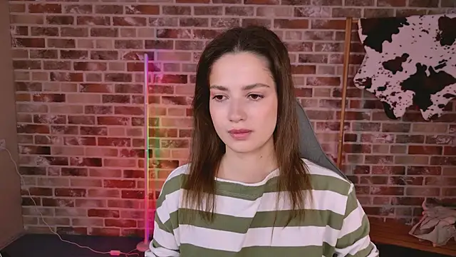 KiraVair online show from March 2026 12:10:02 PM